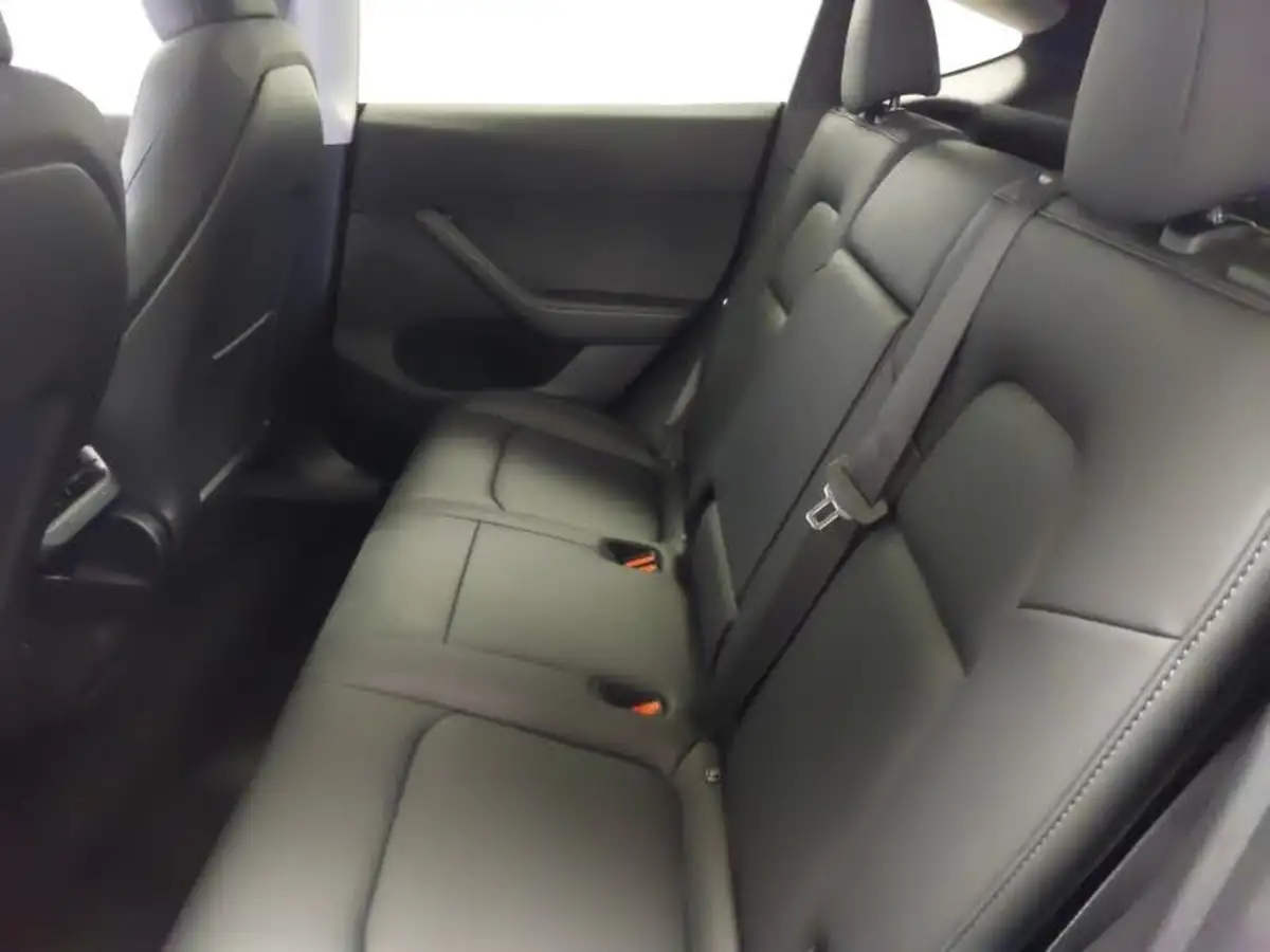 2024-tesla-model-y-e-long-range-306bhp-awd-big-5