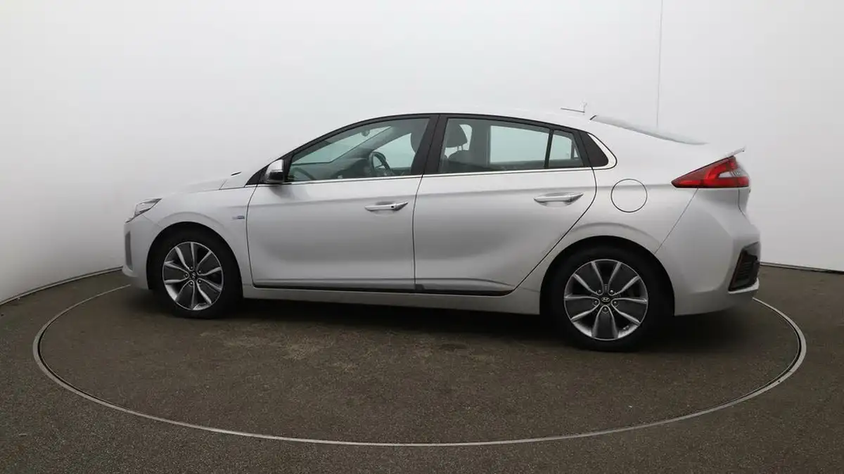 2018-hyundai-ioniq-16-gdi-premium-se-hybrid-big-50