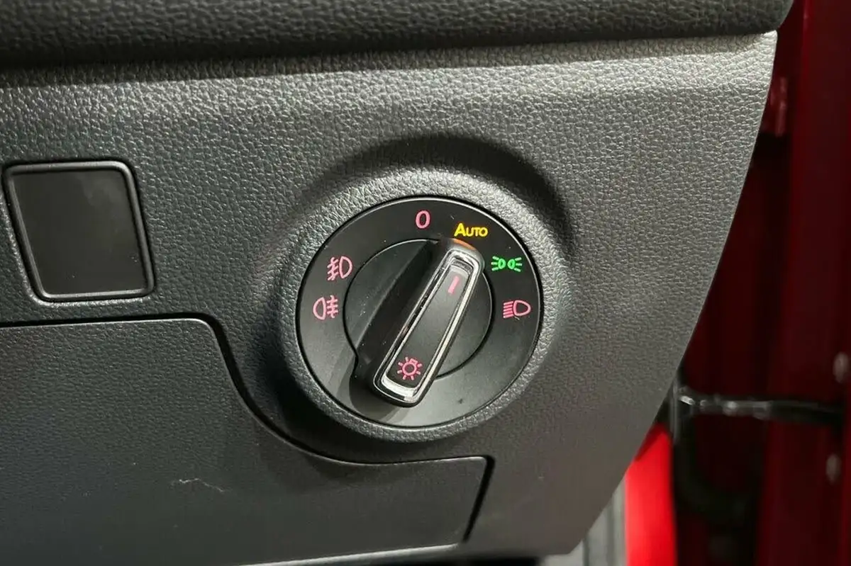 2021-seat-arona-10-tsi-fr-red-edition-big-37