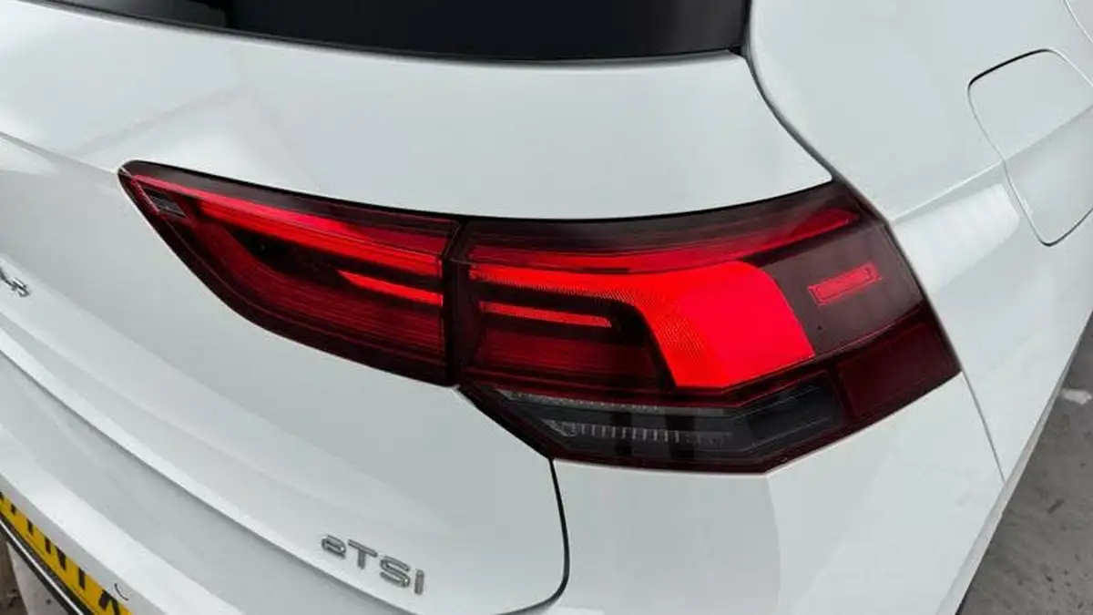 2022-volkswagen-golf-15-etsi-r-line-150ps-hatchback-big-28