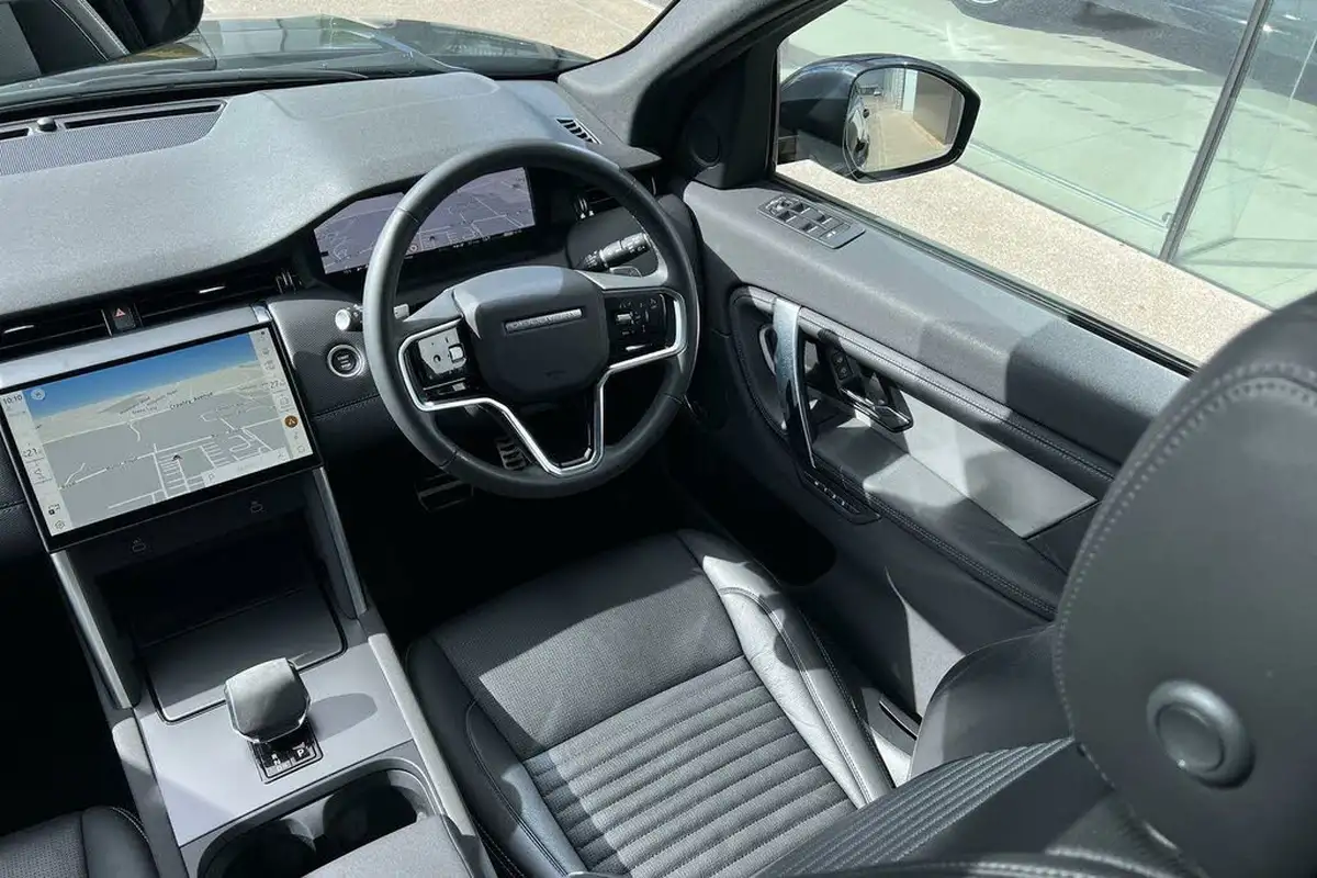 2024-land-rover-discovery-sport-15-p300e-dynamic-se-big-24