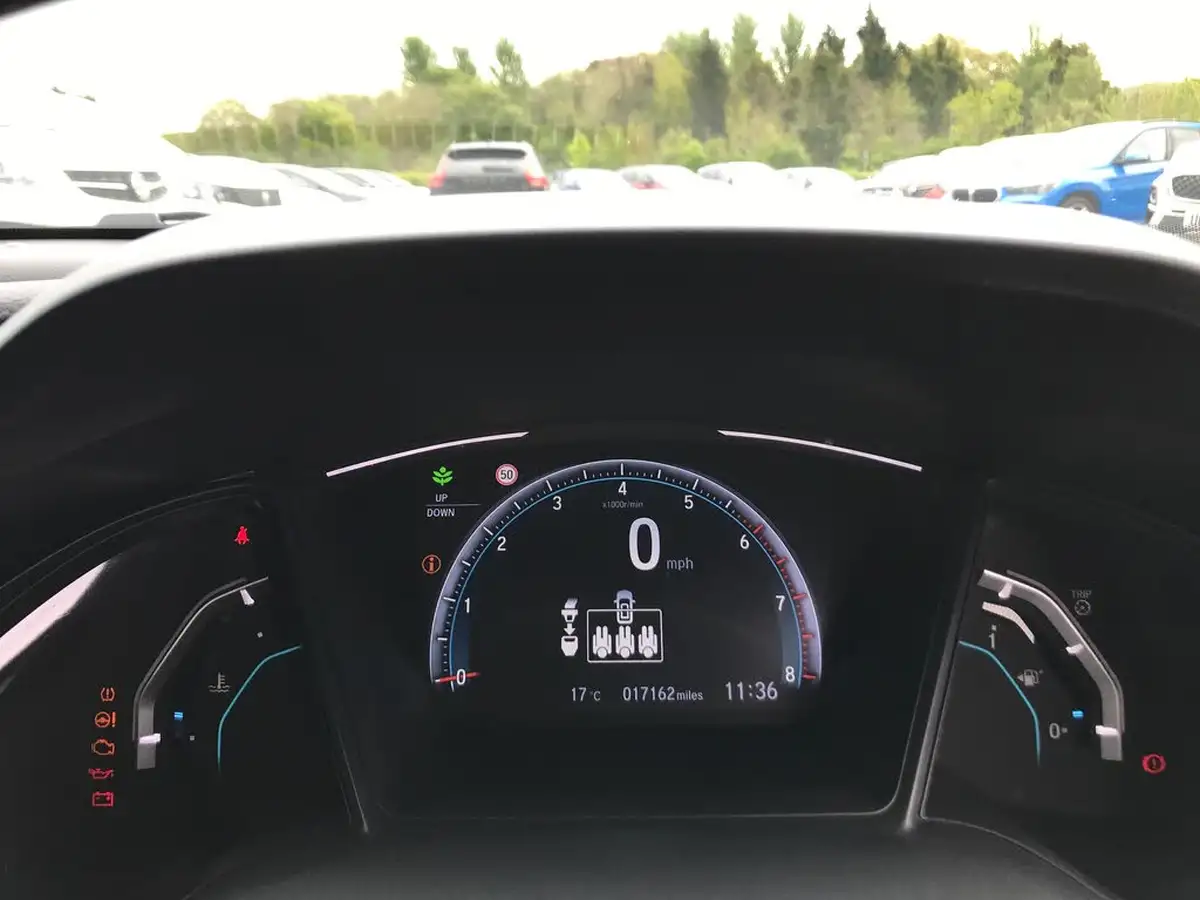 2020-honda-civic-10-vtec-turbo-se-hatchback-5d-big-23