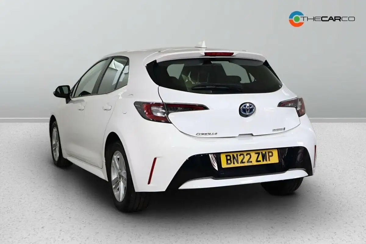 2022-toyota-corolla-18-vvt-i-icon-120bhp-trk-hatchback-5d-big-3