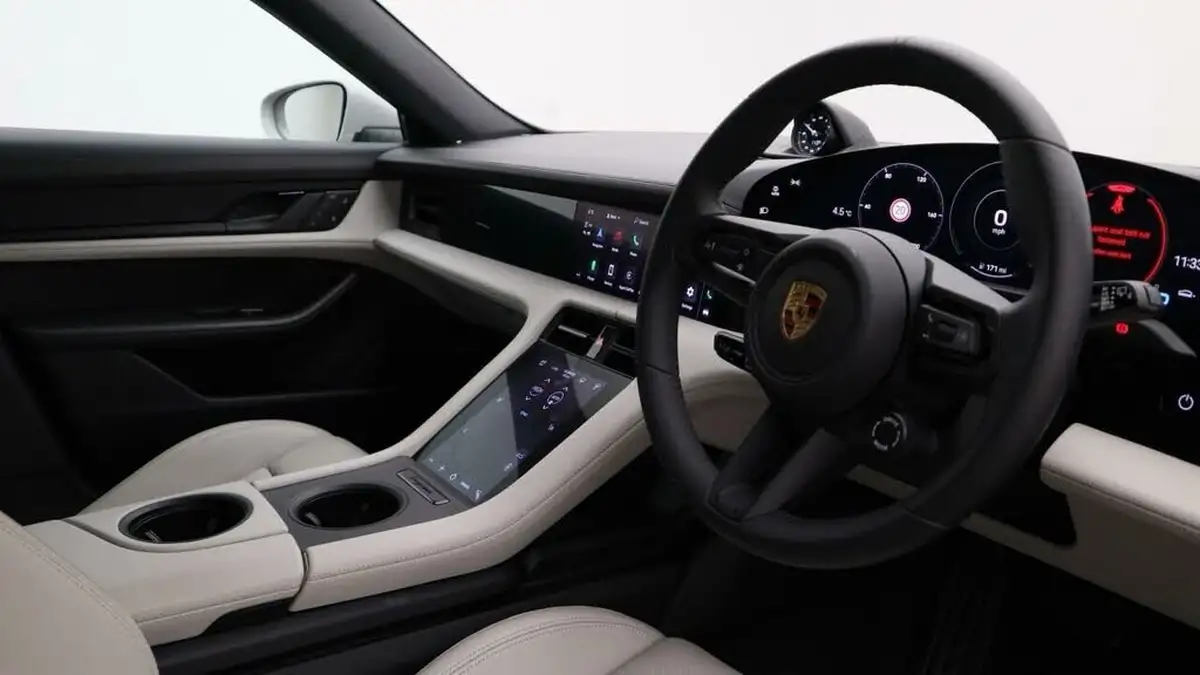 2022-porsche-taycan-e-4-cross-turismo-big-3