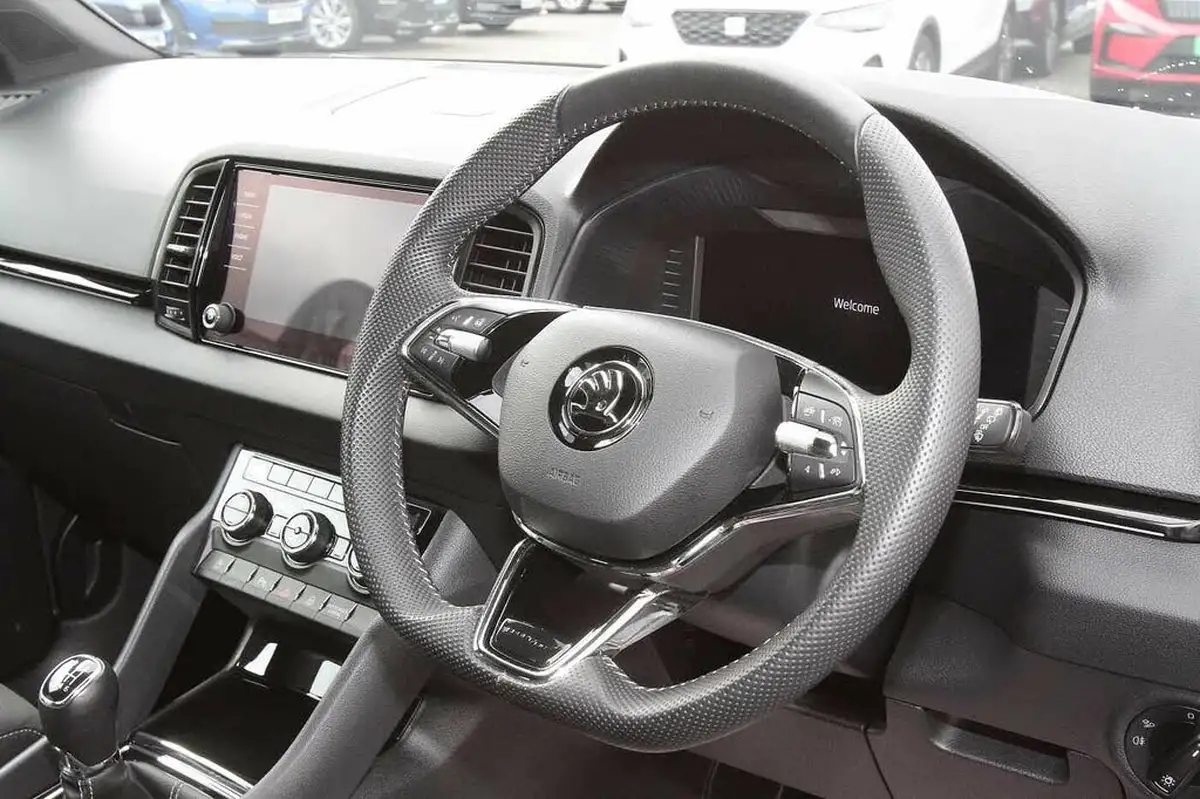 2023-skoda-karoq-15-tsi-sportline-big-5