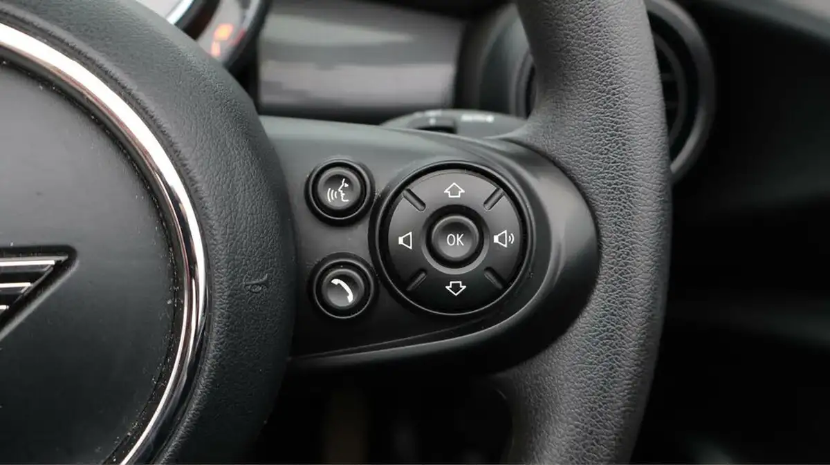 2019-mini-cooper-15-cooper-classic-convertible-2d-auto-big-25