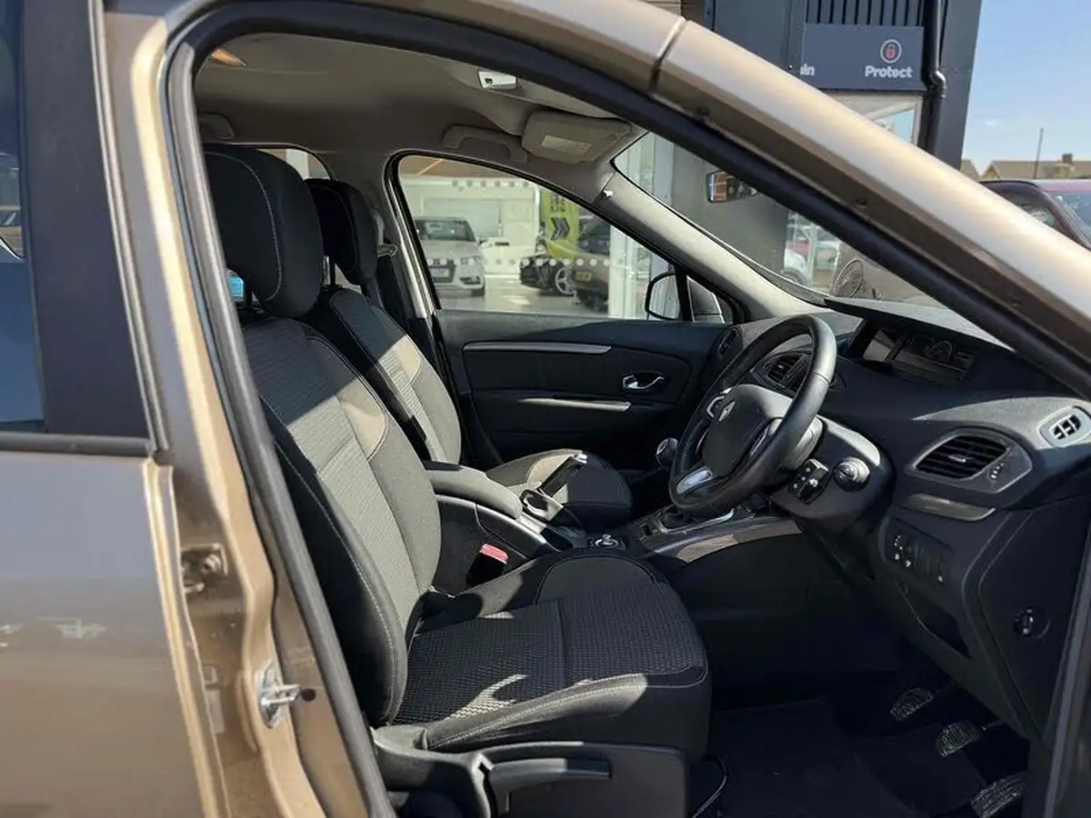 2013-renault-scenic-xmod-16-dynamique-tomtom-big-12