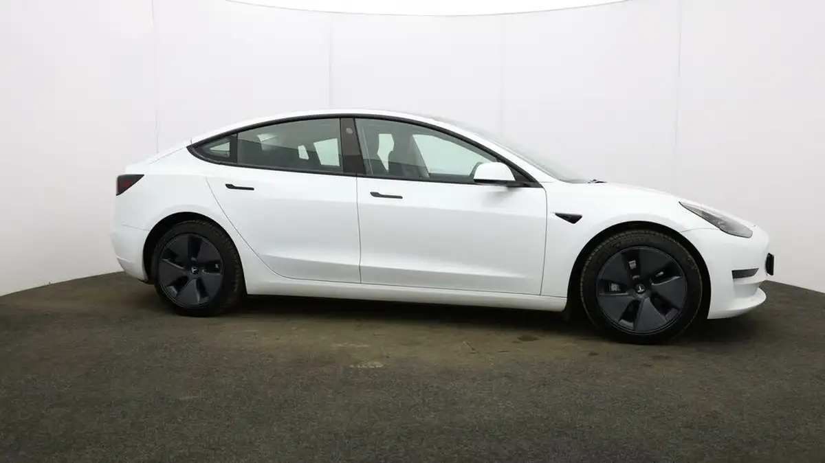 2021-tesla-model-3-e-standard-plus-big-43