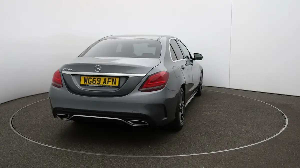 2019-mercedes-benz-c-class-20d-c300d-amg-line-245ps-ss-saloon-4d-big-47