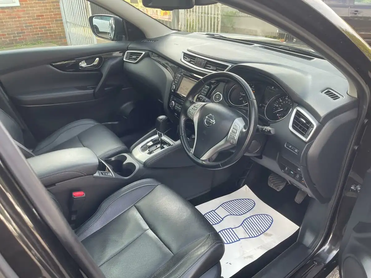 2015-nissan-qashqai-12-tekna-xtronic-cvt-big-18