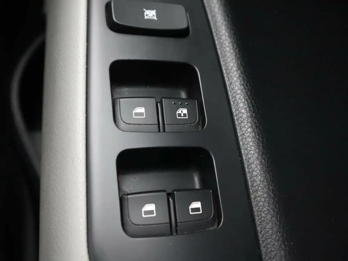 2018-kia-stonic-10-t-gdi-3-big-27