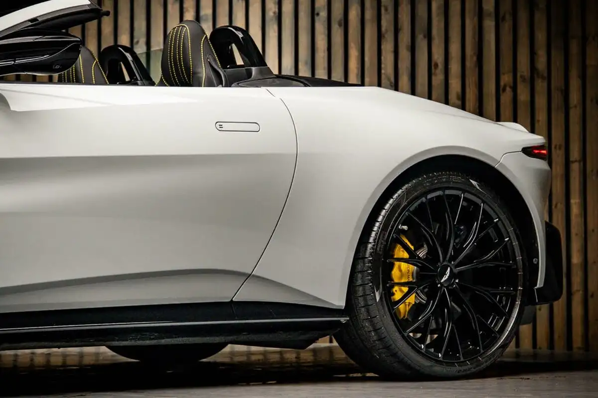 2023-aston-martin-vantage-40-v8-vantage-roadster-auto-big-15