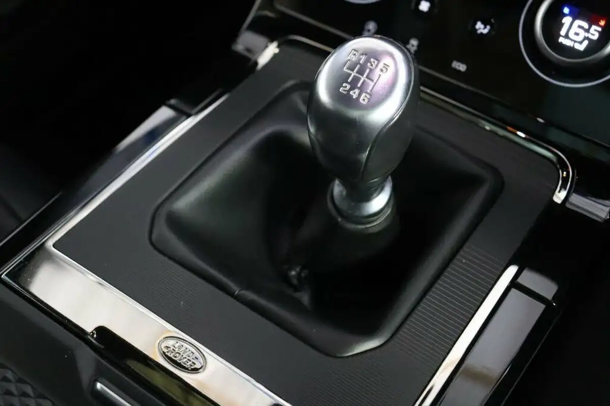 2019-land-rover-range-rover-evoque-20-d150-r-dynamic-big-34
