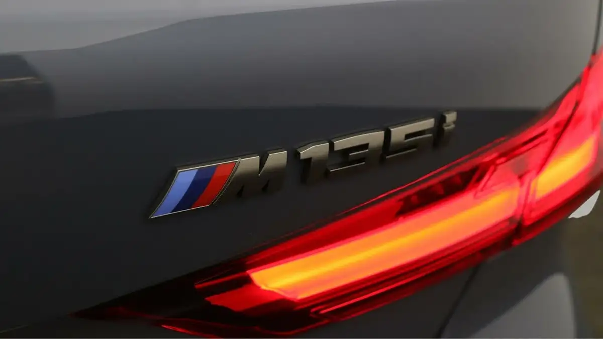 2022-bmw-1-series-20-m135i-xdrive-big-20
