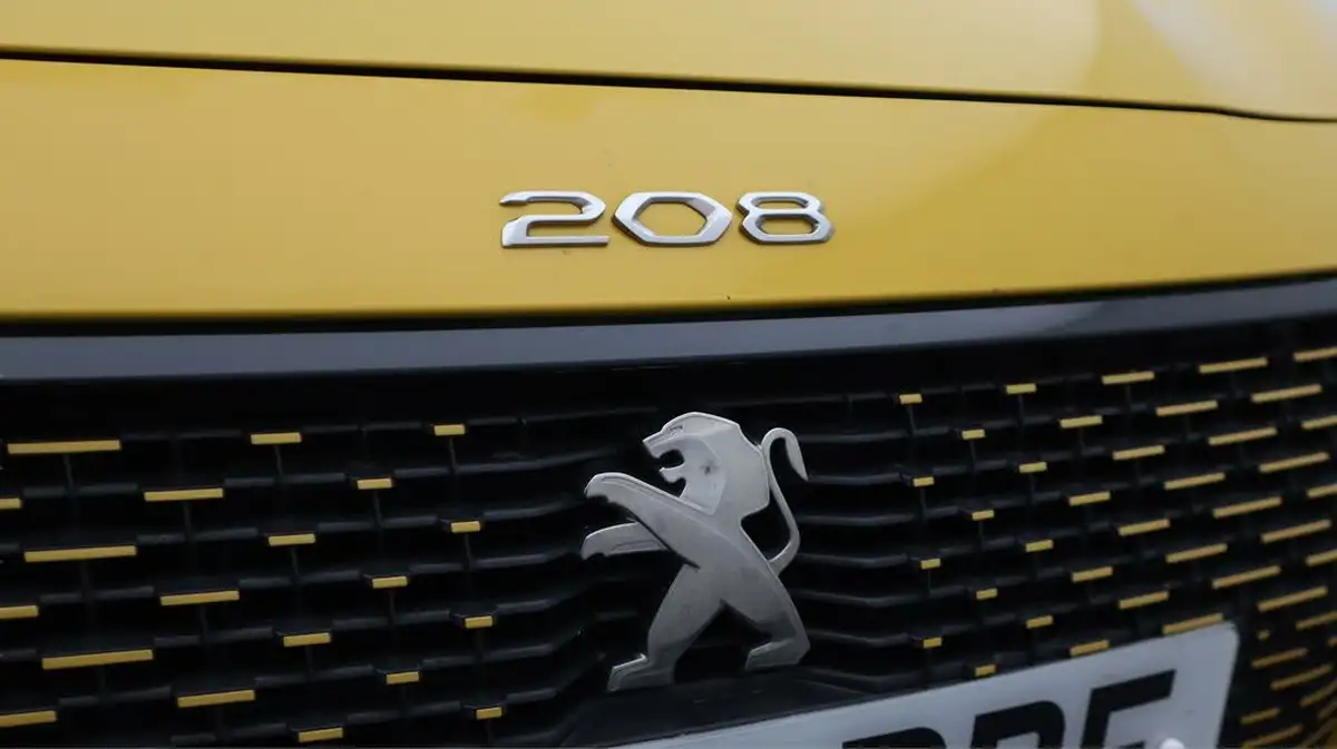 2022-peugeot-208-e-gt-premium-big-20