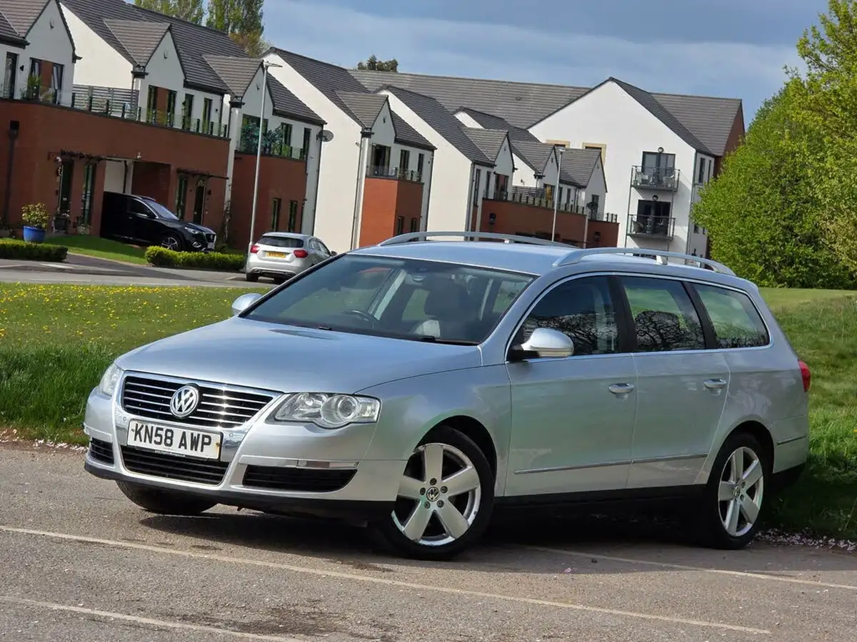 2008-volkswagen-passat-20td-sel-cr-estate-5d-big-2