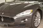 2010-maserati-grancabrio-47-small-13