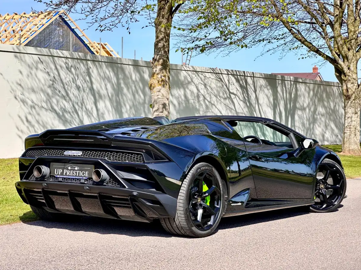 2021-lamborghini-huracan-52-evo-640ps-4wd-spyder-big-3