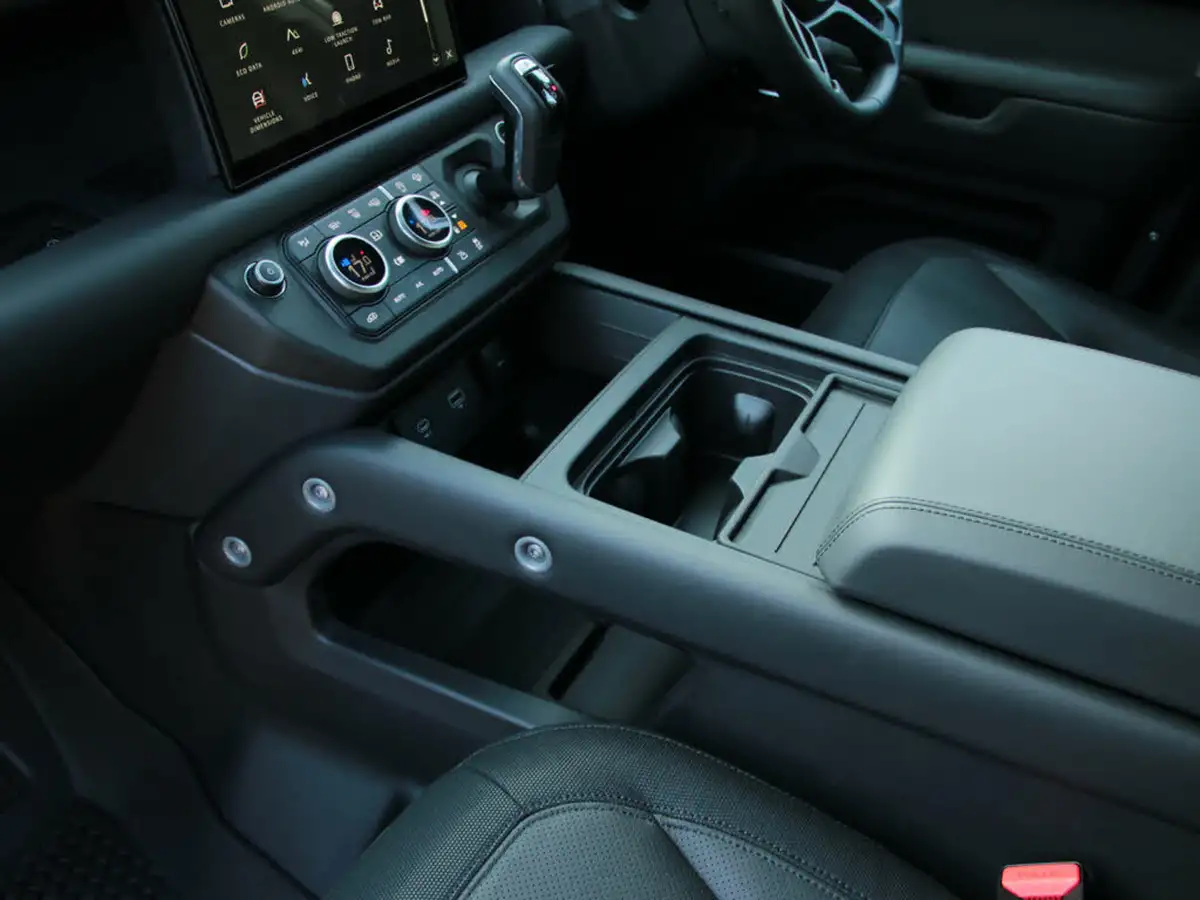 2023-land-rover-110-defender-30-d300-hard-top-x-dynamic-hse-110-big-77