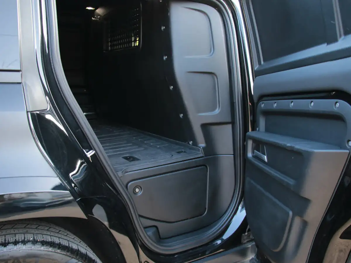 2023-land-rover-110-defender-30-d300-hard-top-x-dynamic-hse-110-big-53