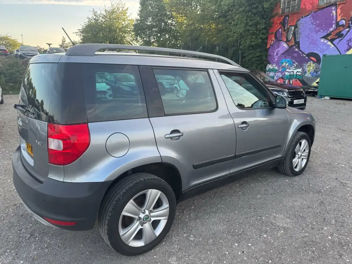 2011-skoda-yeti-20td-se-plus-140bhp-4x4-big-10