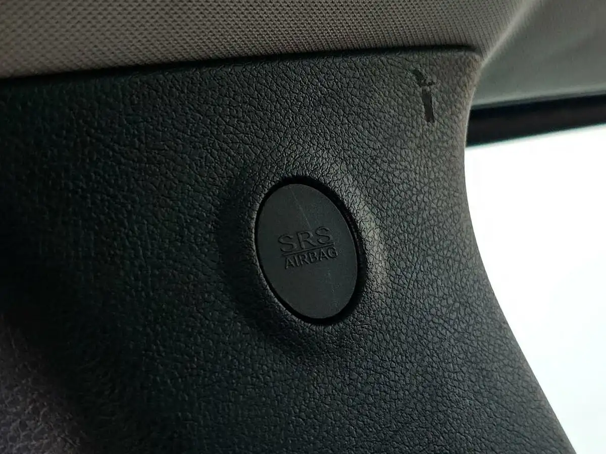 2015-jeep-renegade-14-longitude-big-26