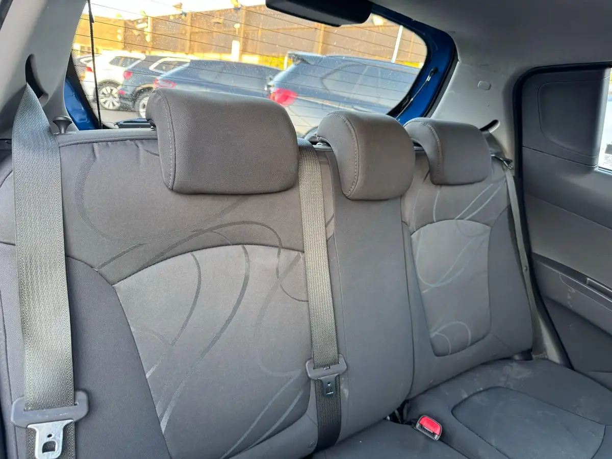 2011-chevrolet-spark-10-ls-big-6