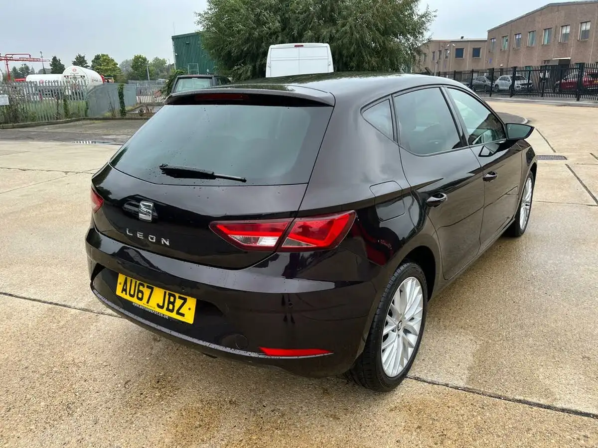 2017-seat-leon-16tdi-se-dynamic-technology-hatchback-dsg-big-5