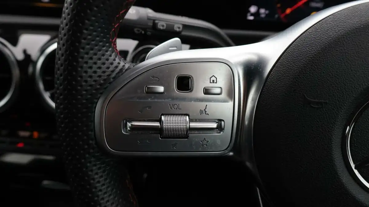 2020-mercedes-benz-a-class-13-a200-amg-line-executive-hatchback-5d-7g-dct-big-22