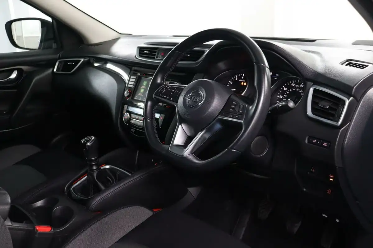 2021-nissan-qashqai-13-dig-t-n-connecta-140ps-big-2