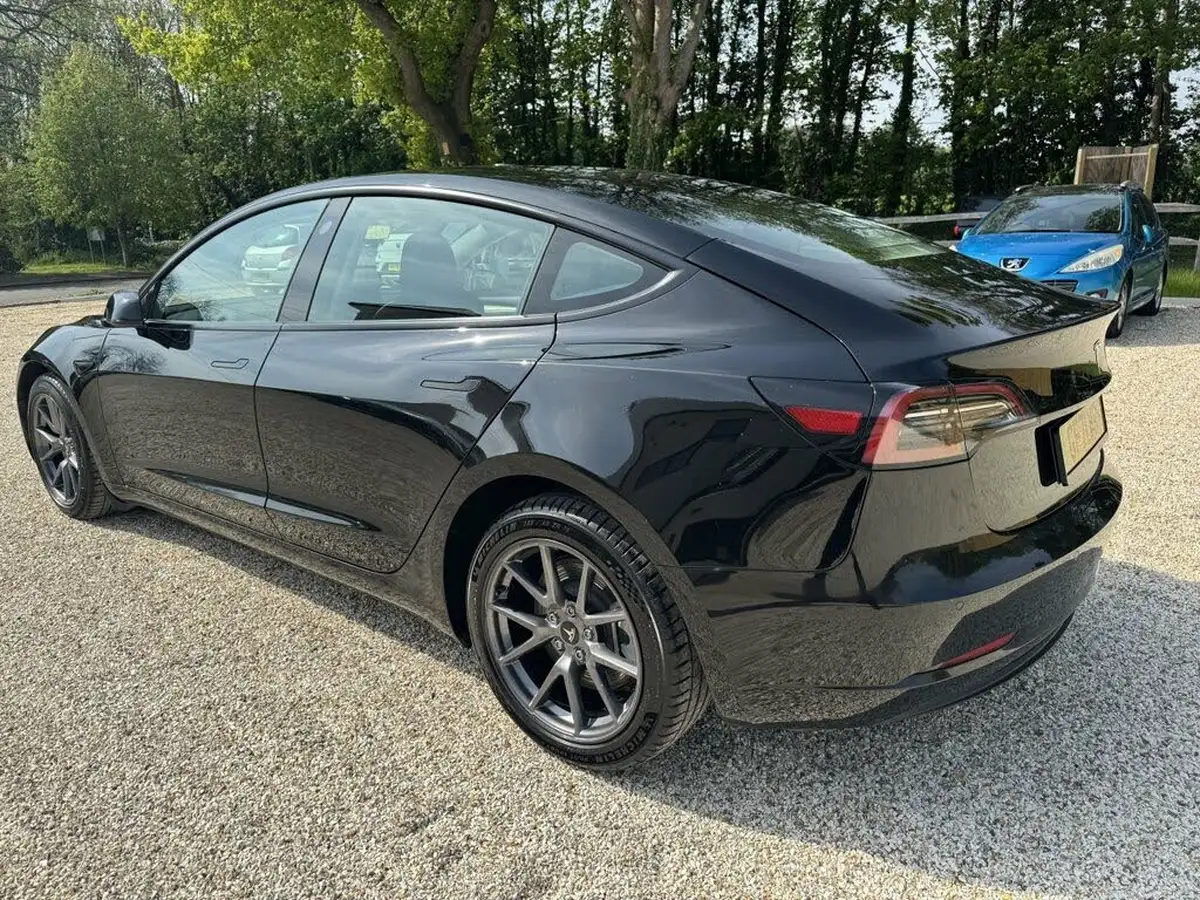 2021-tesla-model-3-e-long-range-awd-big-3