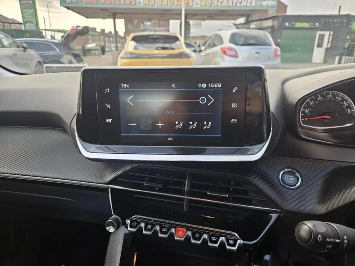2020-peugeot-208-12-puretech-active-75bhp-big-17