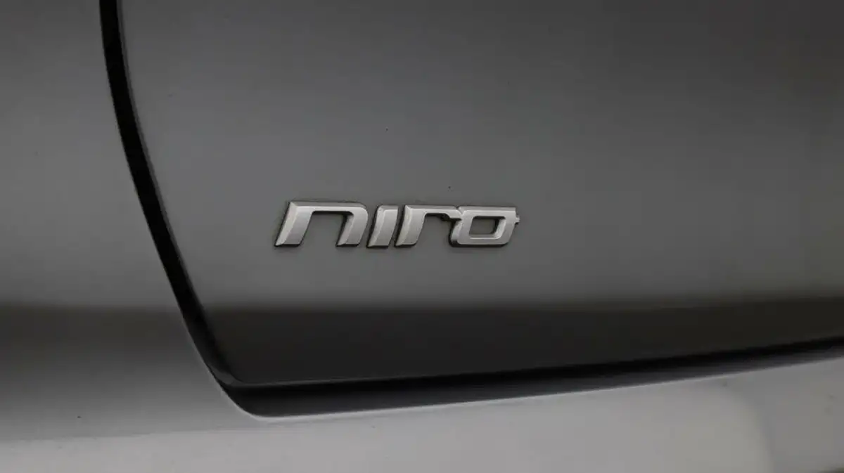 2022-kia-niro-ev-e-2-big-20