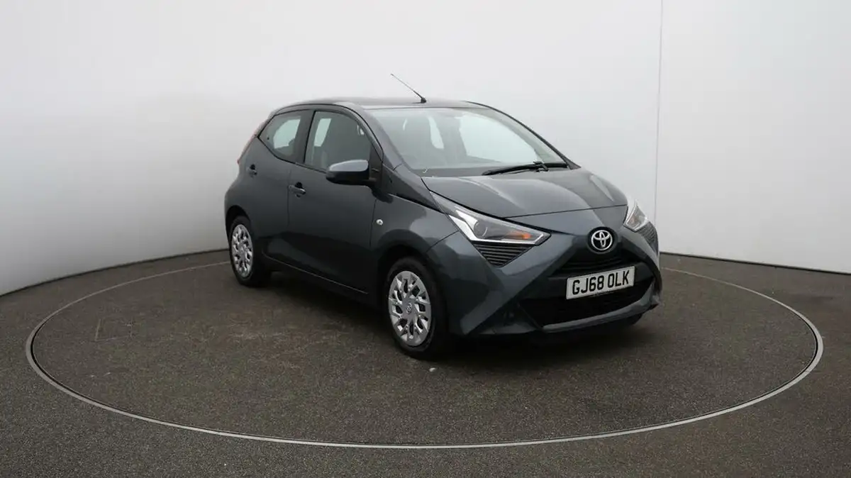 2018-toyota-aygo-10-vvt-i-x-play-71bhp-5d-big-34