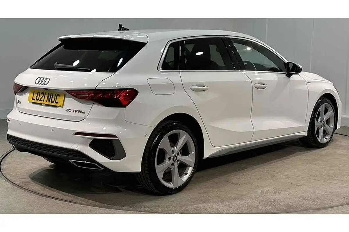 2021-audi-a3-14-40-tfsi-e-s-line-big-5