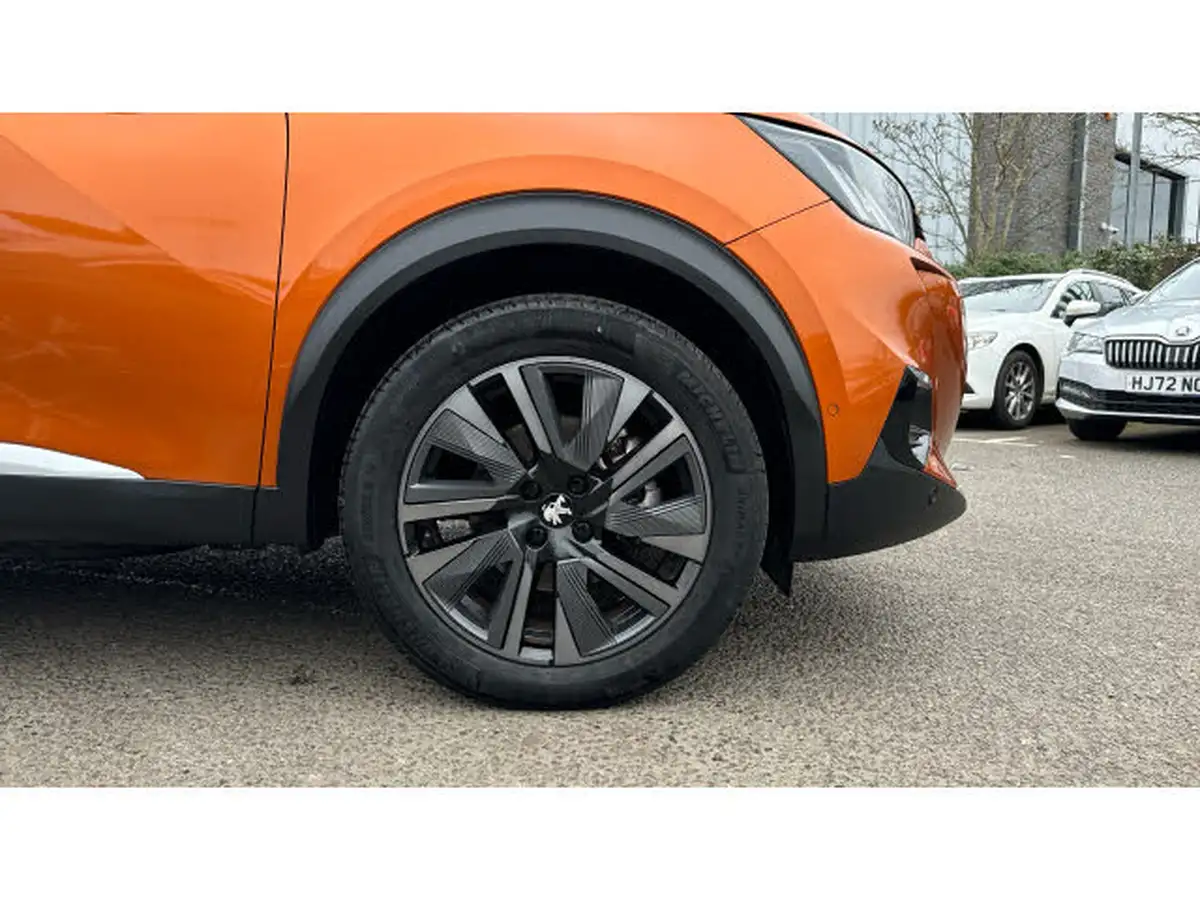 2022-peugeot-2008-suv-e-gt-premium-big-6