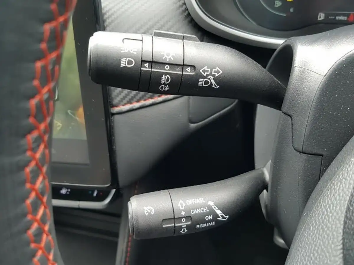2024-mg-zs-suv-15-vti-tech-exclusive-big-15