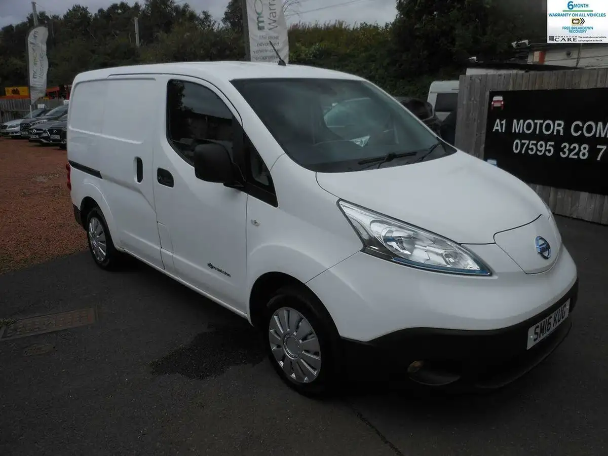 2016-nissan-env200-e-acenta-rapid-plus-panel-van-big-2