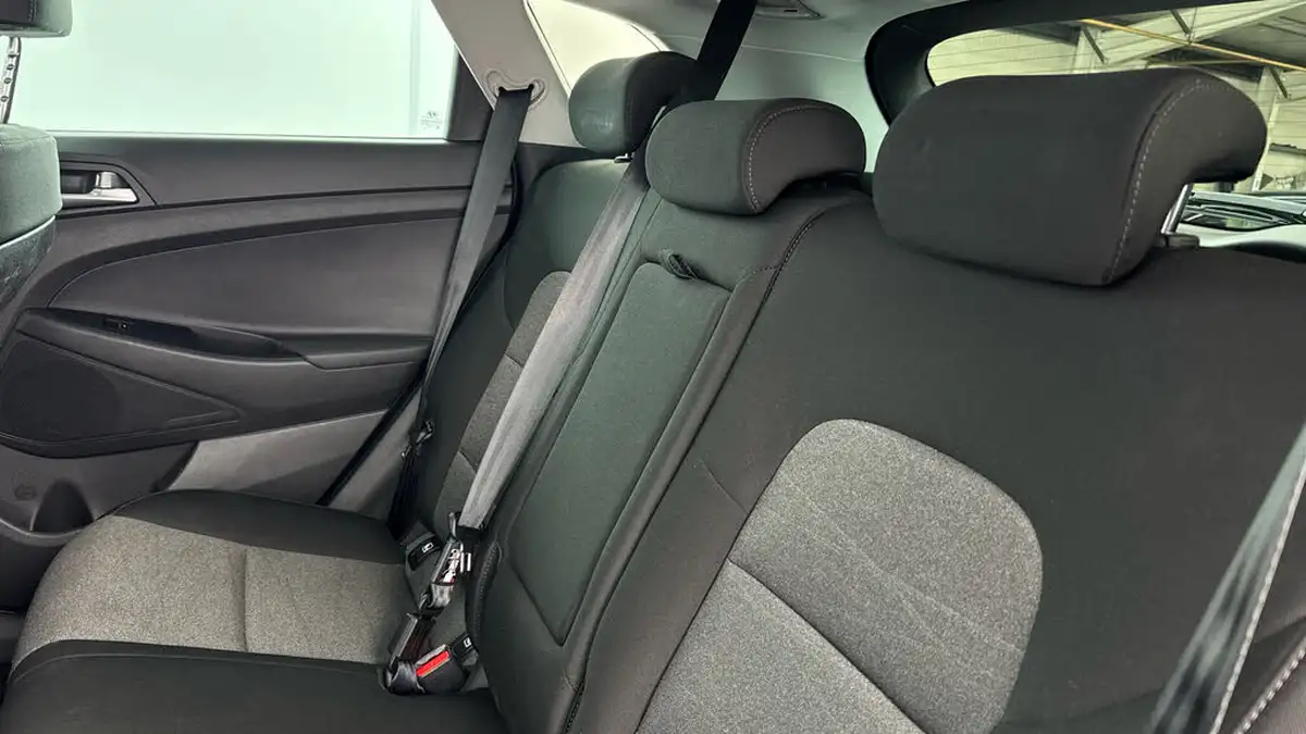 2018-hyundai-tucson-16-gdi-se-nav-big-13