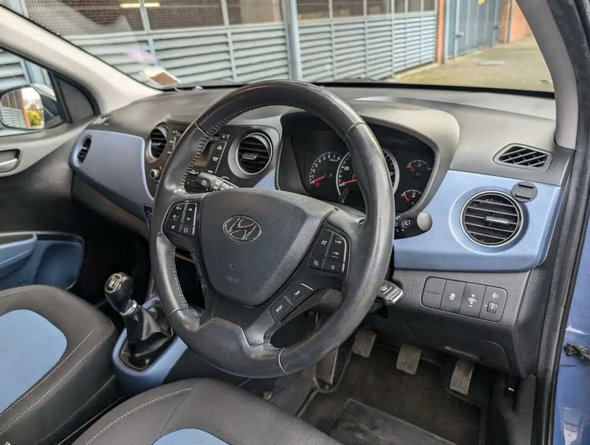 2016-hyundai-i10-12-premium-big-20