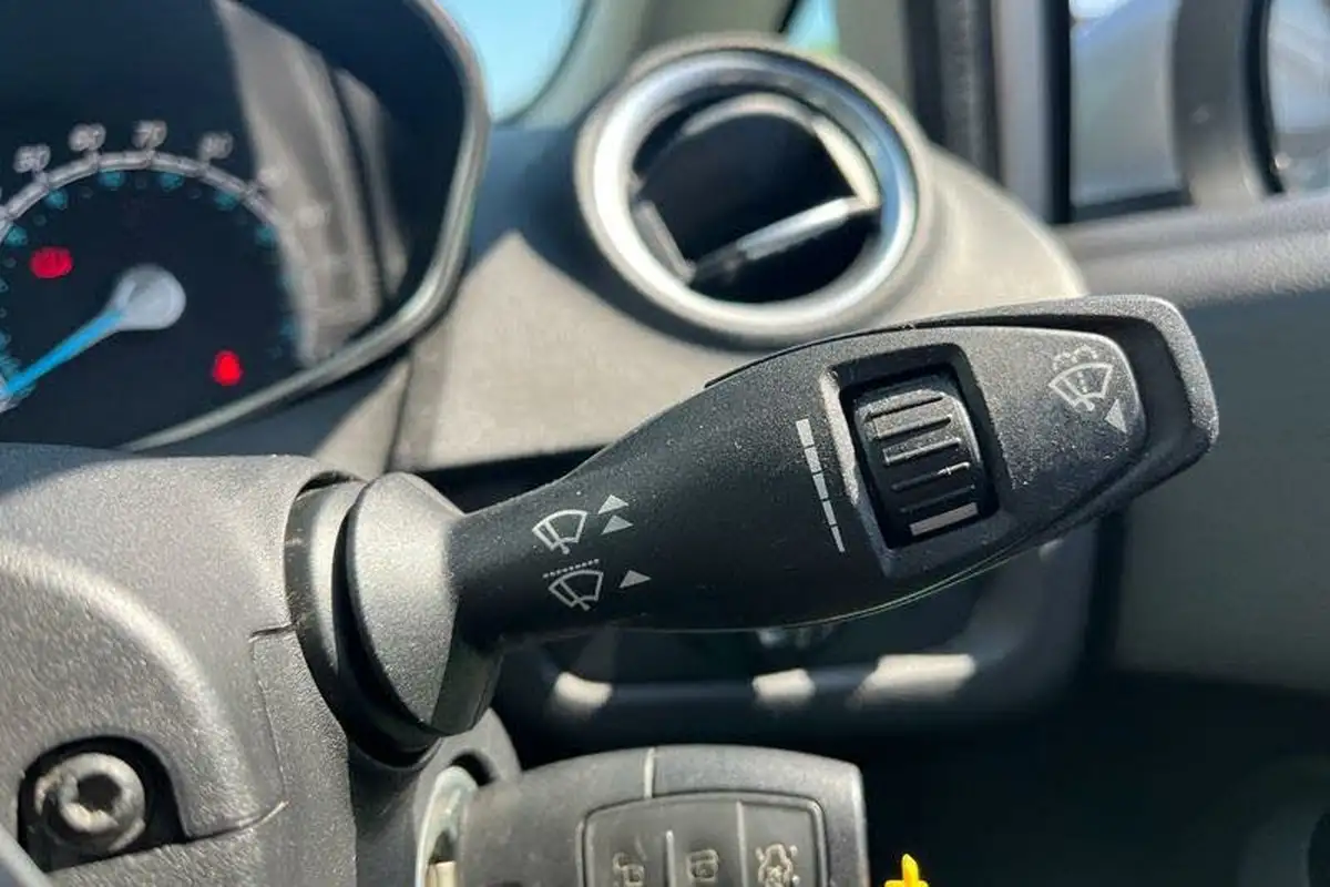 2017-ford-fiesta-125-zetec-5d-big-14