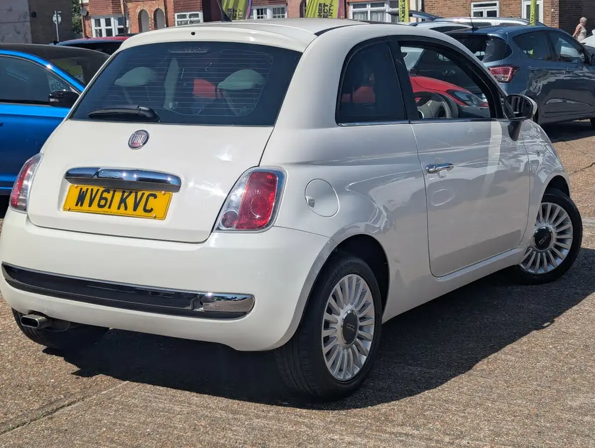 2011-fiat-500-12-lounge-big-3