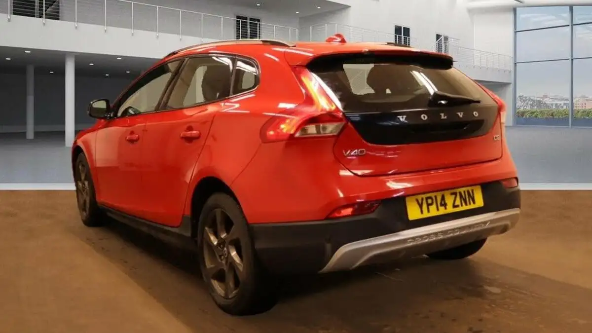 2014-volvo-v40-16td-d2-cross-country-lux-big-6