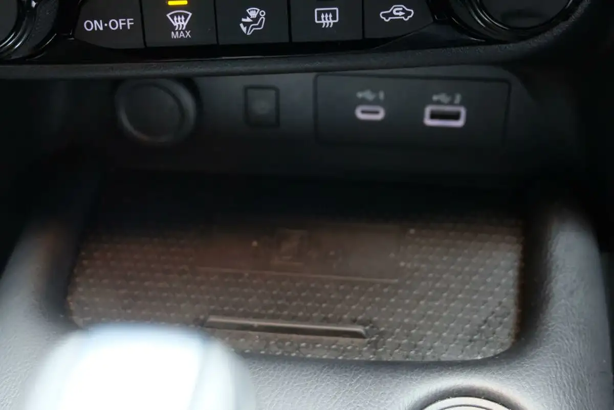 2024-nissan-juke-10-dig-t-n-connecta-dct-big-23
