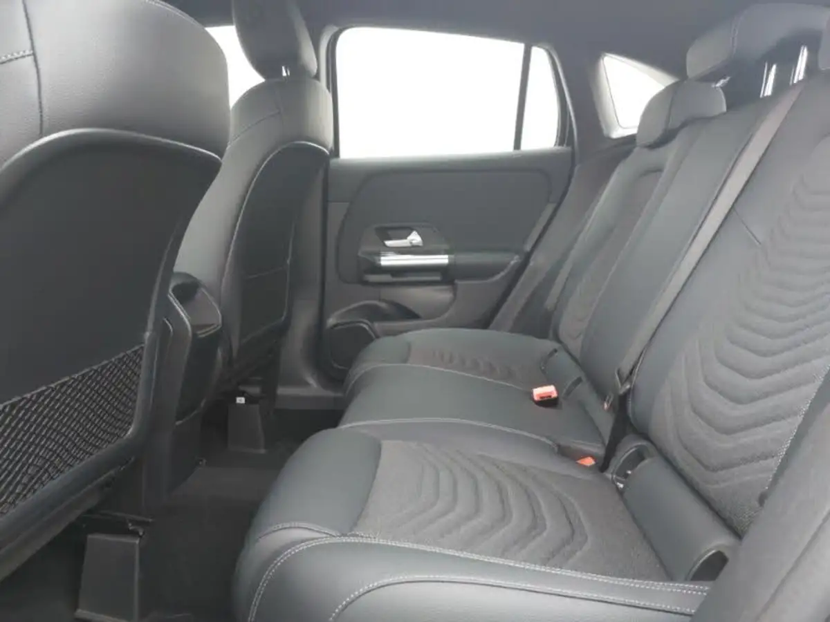 2024-mercedes-benz-gla-class-20d-gla-200d-sport-executive-big-5
