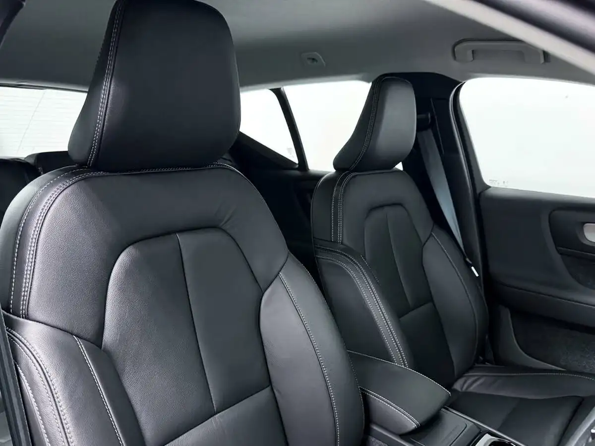 2023-volvo-xc40-20-b3-plus-big-22