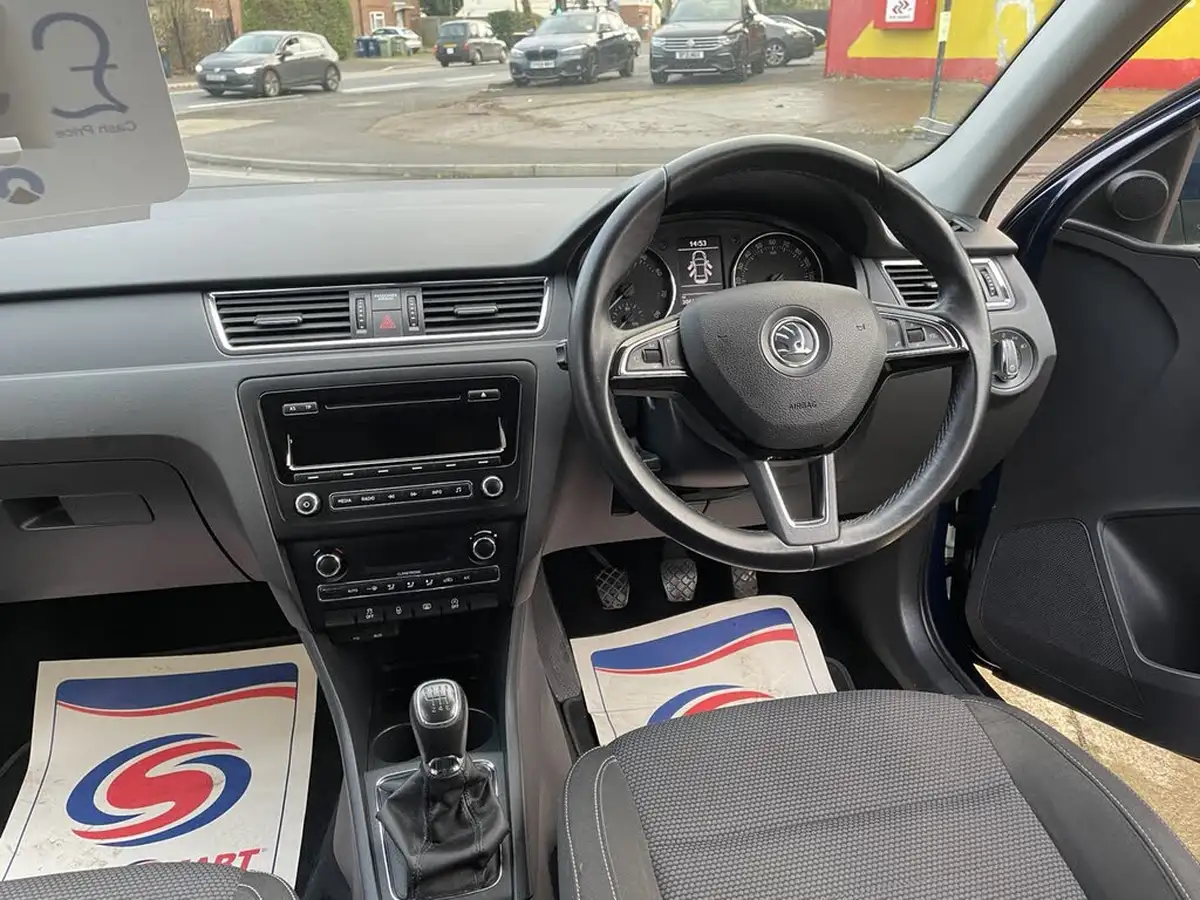 2013-skoda-rapid-12-elegance-greentech-big-9
