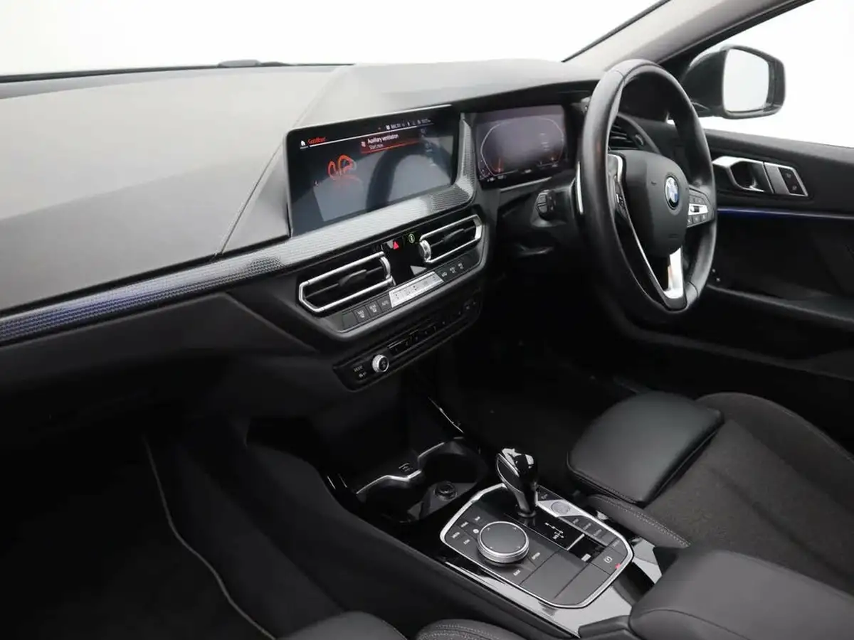 2022-bmw-1-series-20td-118d-sport-auto-big-8