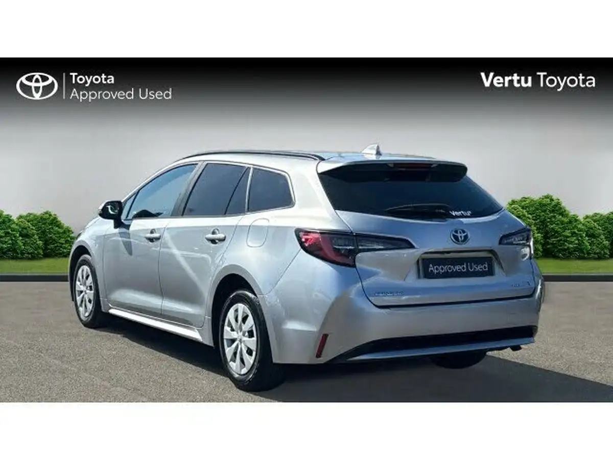 2022-toyota-corolla-18-vvt-i-corolla-commercial-140hpeu6d-big-3