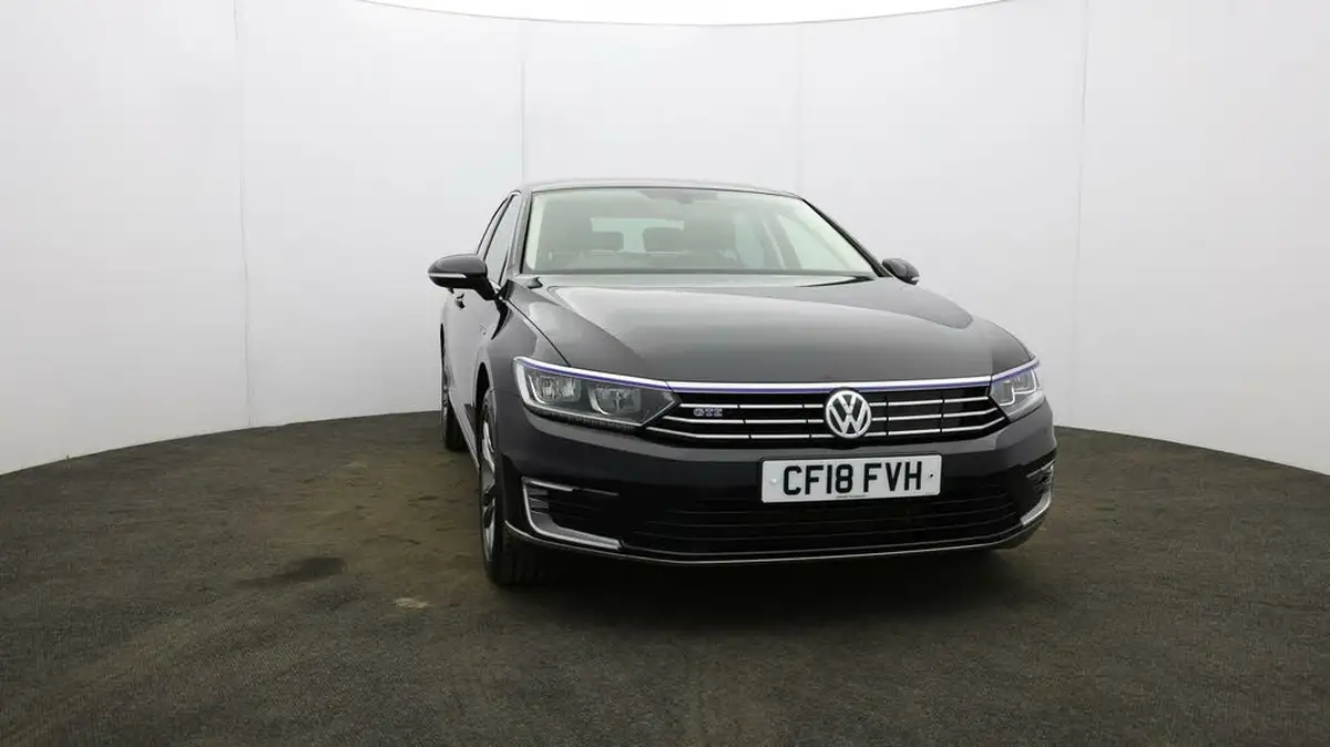 2018-volkswagen-passat-14-tsi-gte-saloon-4d-big-36